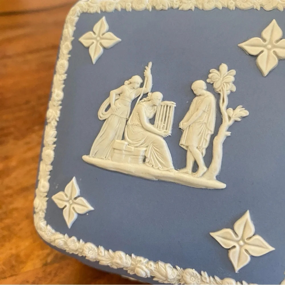 Wedgwood England Jasperware Square Trinket Dish - Picture 10 of 16